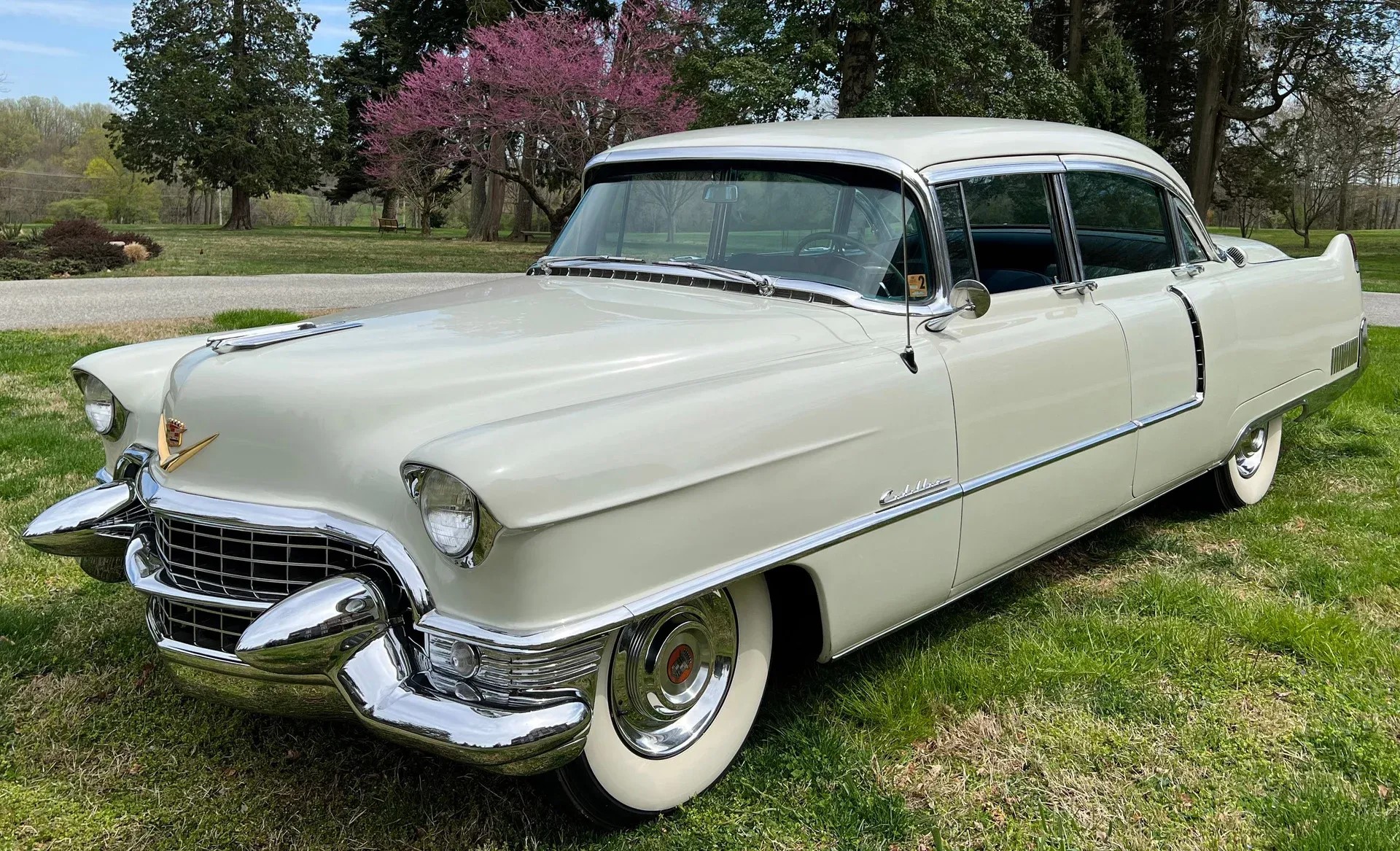 1955-cadillac-fleetwood-60-special-eykcp5jr